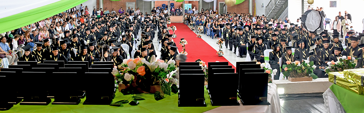 Ceremonia de graduación colegio Comfenalco Tolima Ibagué
