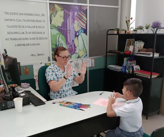Martha Agudelo y un infante