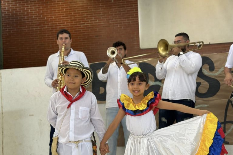 1_fiestas_folclor_grande_IE_IBAGUE