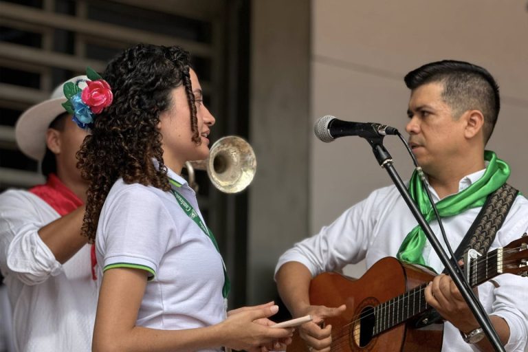5_fiestas_folclor_grande_IE_IBAGUE
